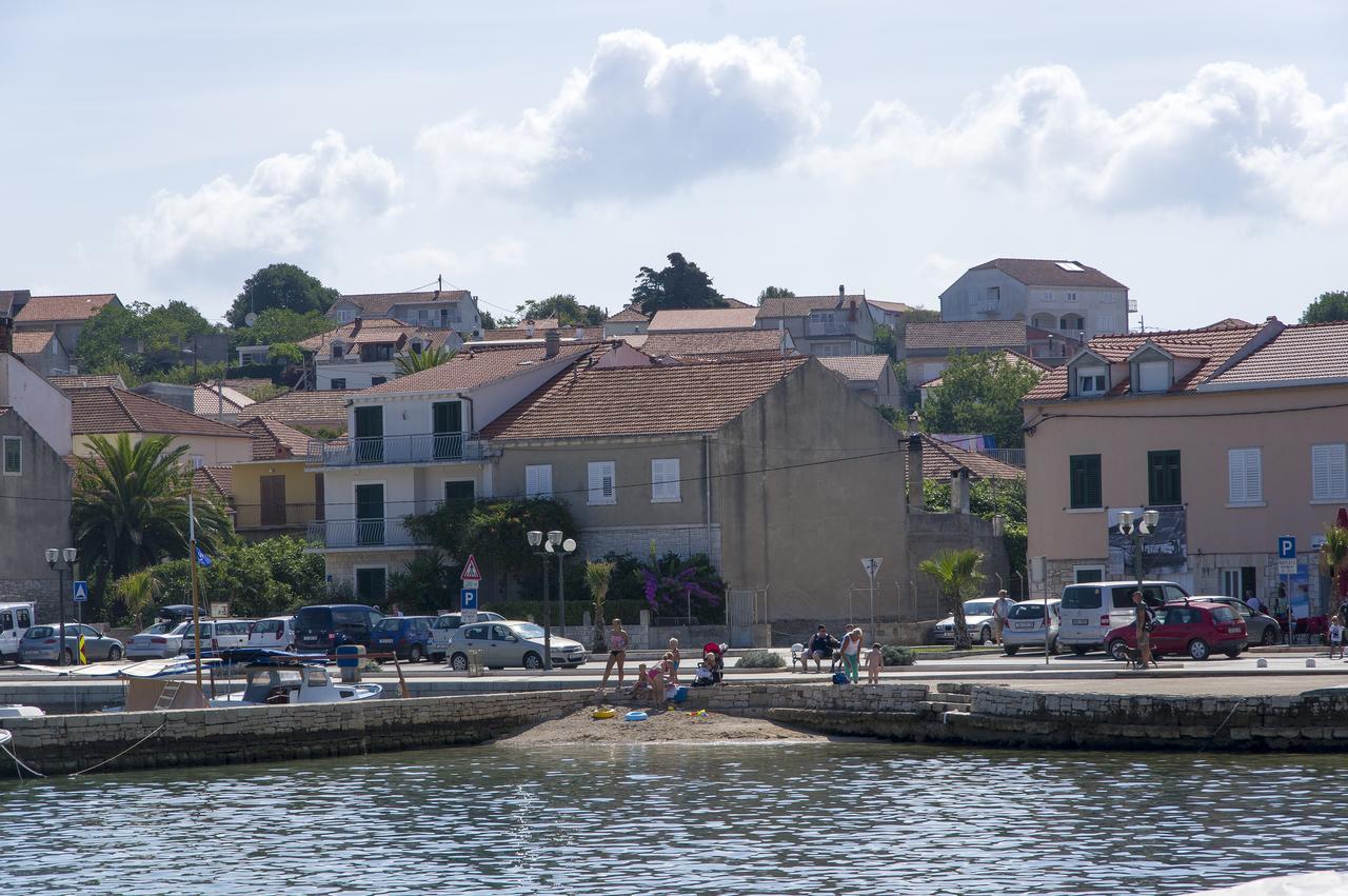 Apartments Vela Luka Buitenkant foto