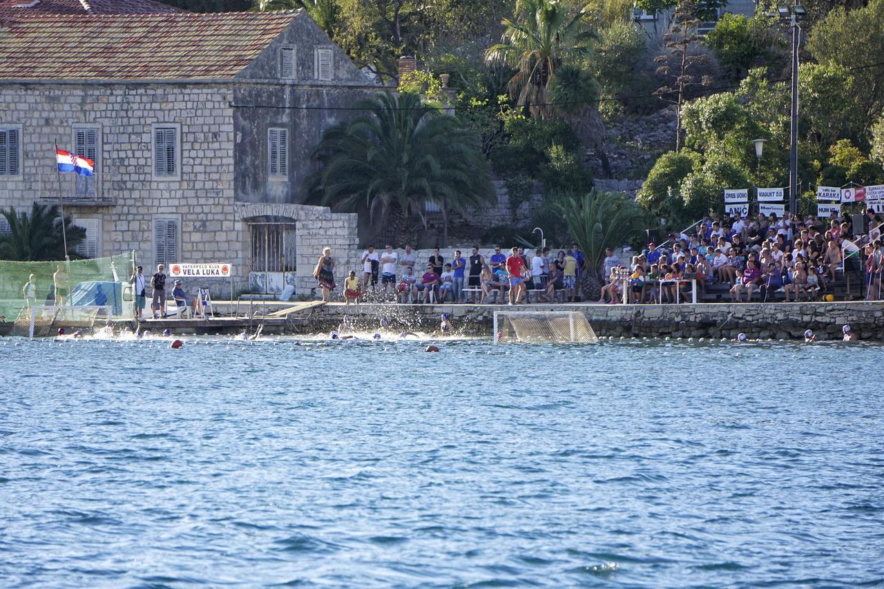 Apartments Vela Luka Buitenkant foto