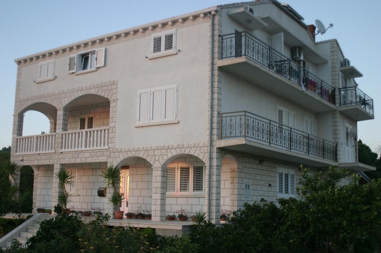 Apartments Vela Luka Buitenkant foto