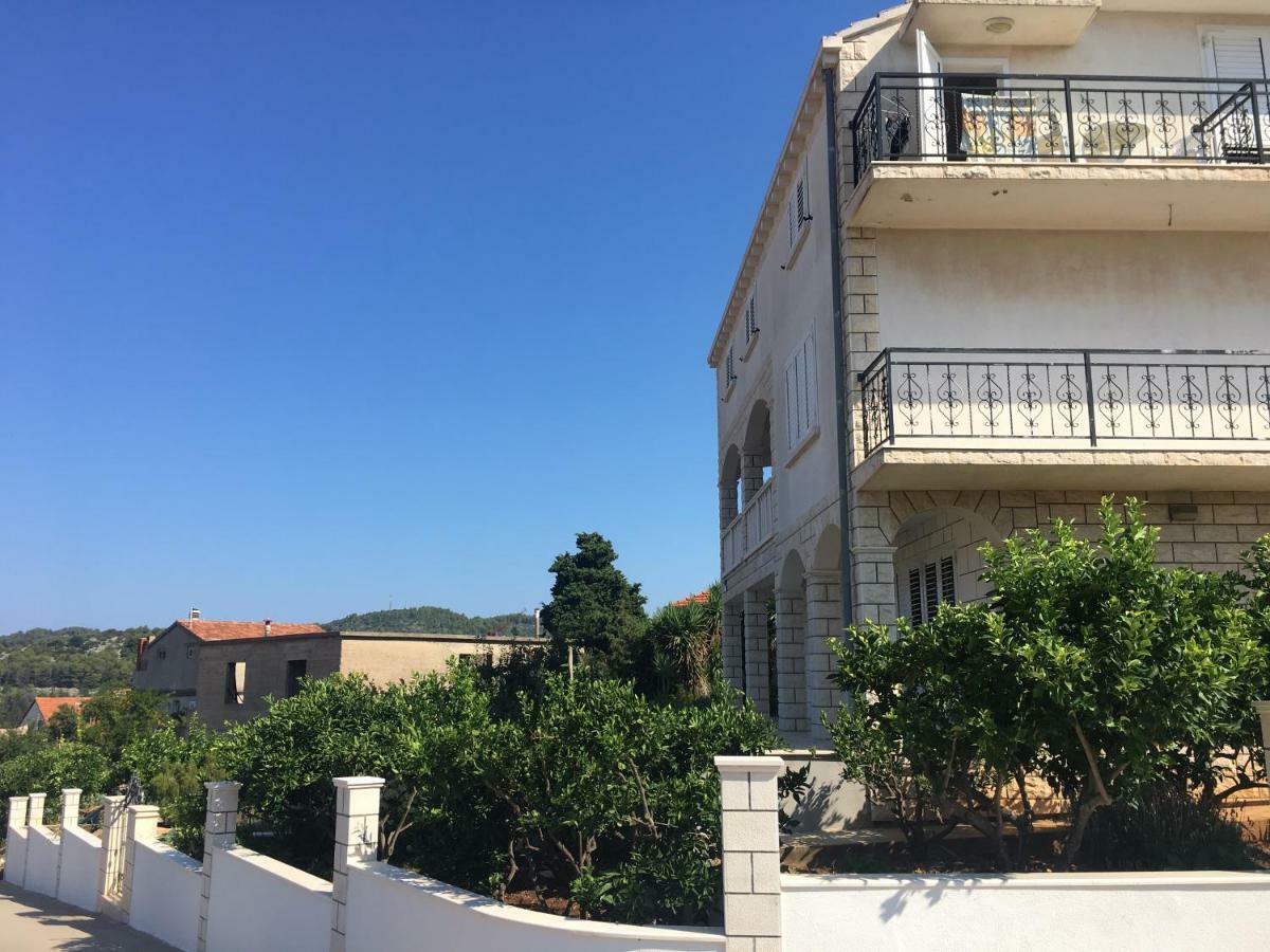 Apartments Vela Luka Buitenkant foto